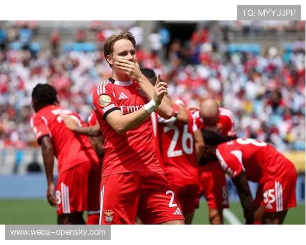 -南北大王之战全程回顾:拜仁两度领先均被汉堡追平- -南北大王之战全程回顾:拜仁两度领先均被汉堡追平-